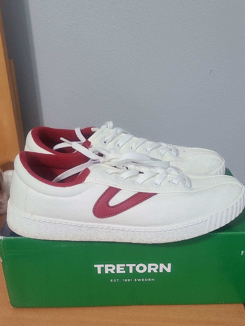 Tretorn White Canvas Low-Top Sneakers with Burgundy Accent